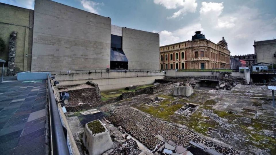 Inicia el retiro de la techumbre del Templo Mayor que colapsó en abril (Foto: Especial)