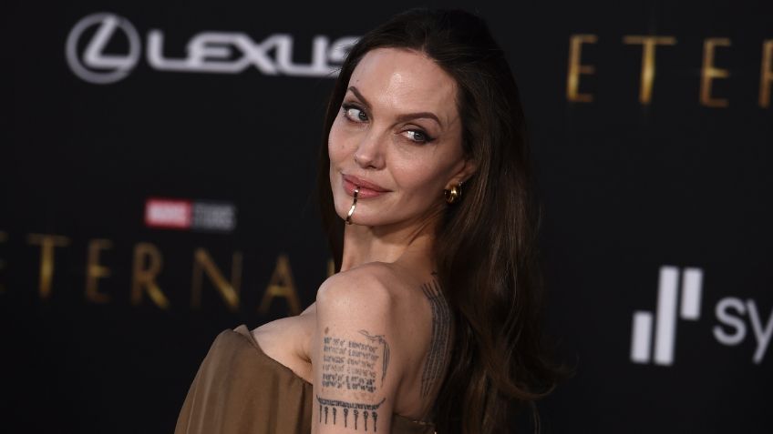 ¡Lo borra de su vida! Angelina Jolie se quita el tatuaje dedicado a Brad Pitt tras separación