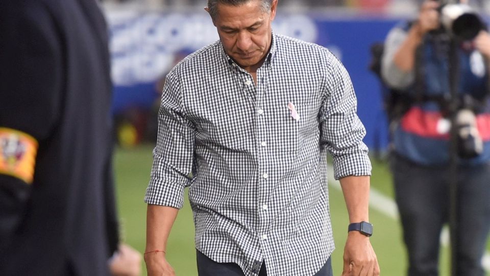 Nacho dejó el banquillo de Huesca después del partido contra Burgos. Foto: EFE