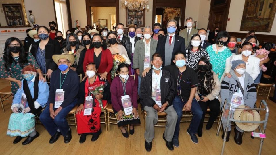 En el evento, 17 familias se reunieron con sus padres, madres y abuelos tras más de dos décadas de no verse Foto: Especial