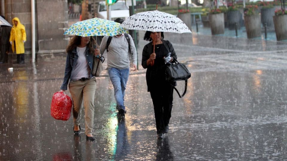 Se exhorta a la población a mantenerse informada sobre las condiciones meteorológicas