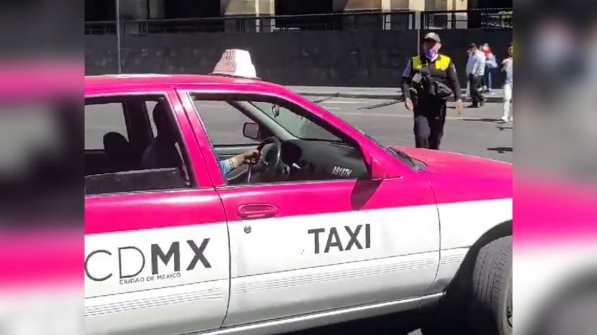 CDMX: Taxista ebrio atropella a policía y ciclista lo defiende, “él no te puede pegar pero yo sí” | VIDEO