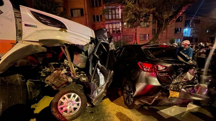 Colombia: Así fue el momento exacto en que un camión de basura embistió a más de 20 autos | VIDEO