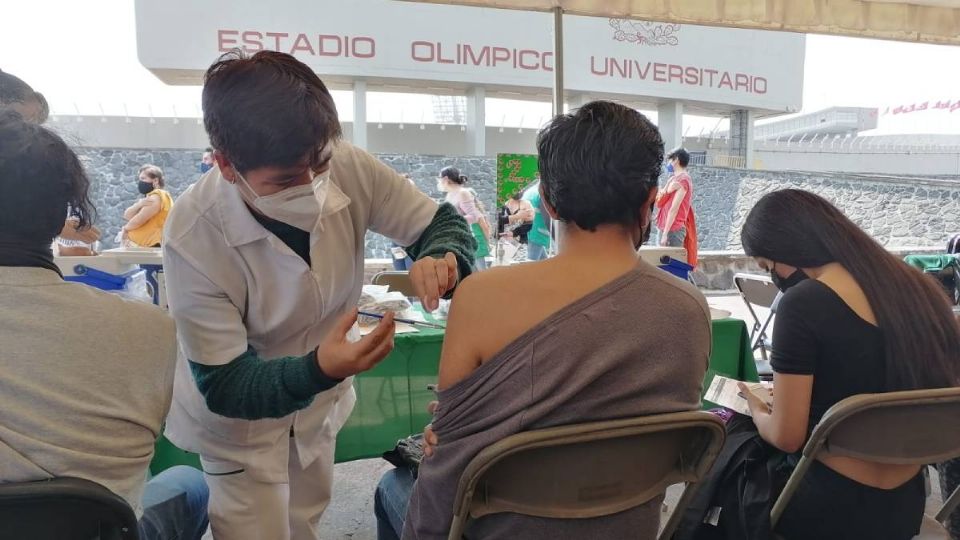 En la República aún falta por vacunar a 40 por ciento de la población. Foto: Especial