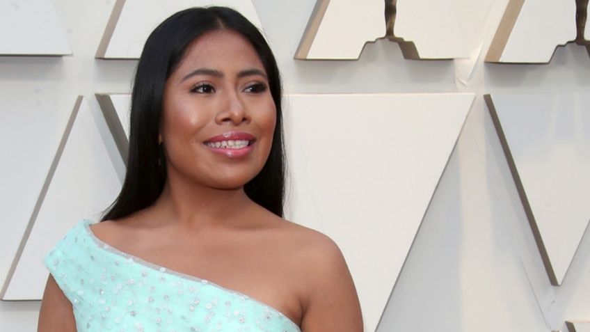 Yalitza Aparicio se cubre de joyas en nueva portada de revista y ¡se ve increíble!