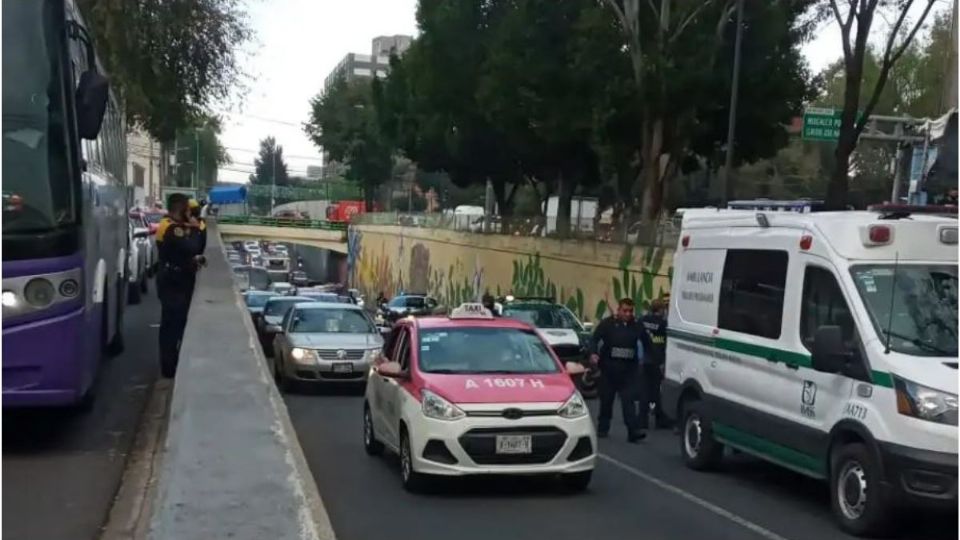 Se presenta tránsito pesado en el área cercana a donde sucedió la agresión
(Foto: Twitter @NoticiaNR)