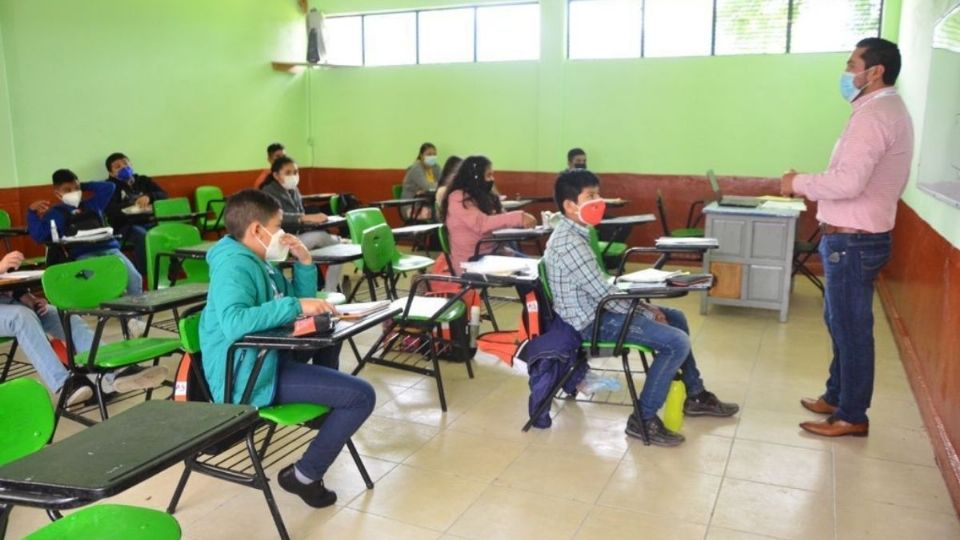 ASESORÍAS. Autoridades estatales apoyarán en los trámites de inscripción de los estudiantes. Foto: Gerardo García