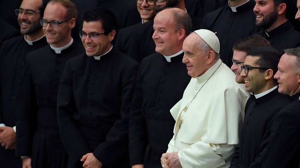 ES SU TURNO. El papa Francisco ha señalado su intención de limpiar a la Iglesia de la pederastia. Foto: EFE