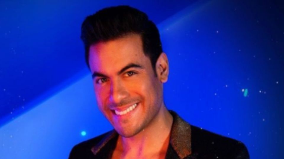 Carlos Rivera habría pedido el despido de dos famosos para evitar ser opacado en musical. Foto: Instagram @quieneslamascara