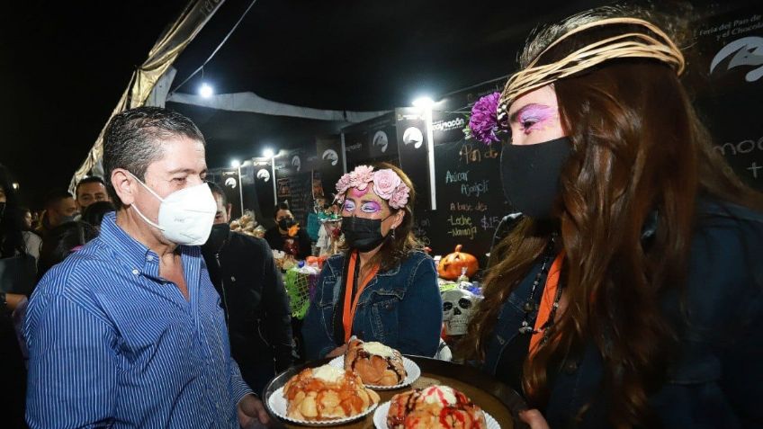 Miles disfrutan de fiesta cultural y gastronómica por Día de Muertos en Coyoacán