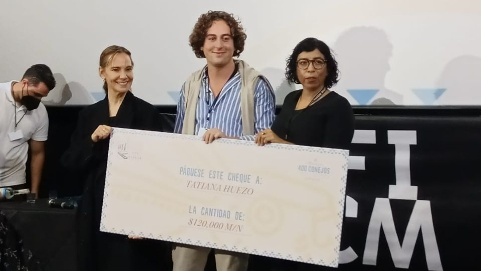 CINE. El premio que recibió consistió en 120 mil pesos. Foto: Charbell Lucio