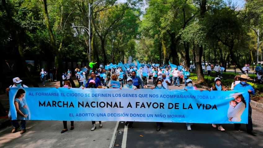 Realizan ecografía a menor embarazada en protesta antiaborto en CDMX