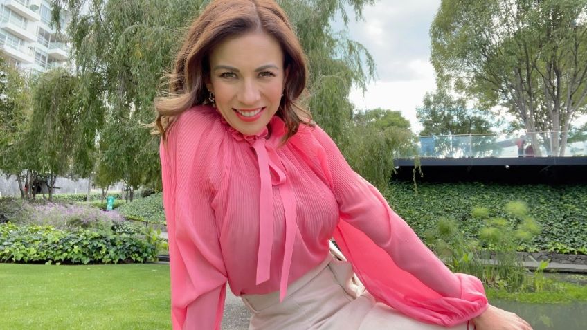 Ingrid Coronado da cátedra de moda con el vestido ideal de otoño para mujeres mayores de 40