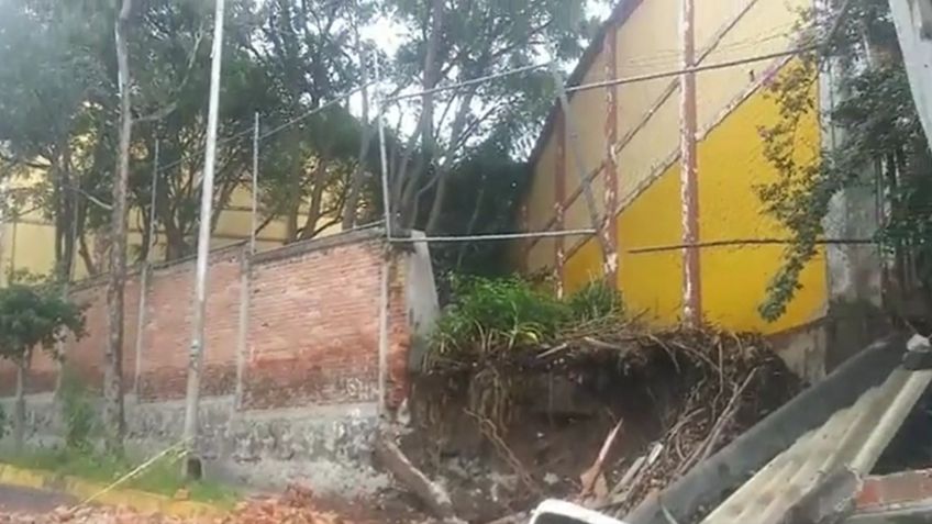 Lluvias derrumban barda de una escuela secundaria en la alcaldía Álvaro Obregón