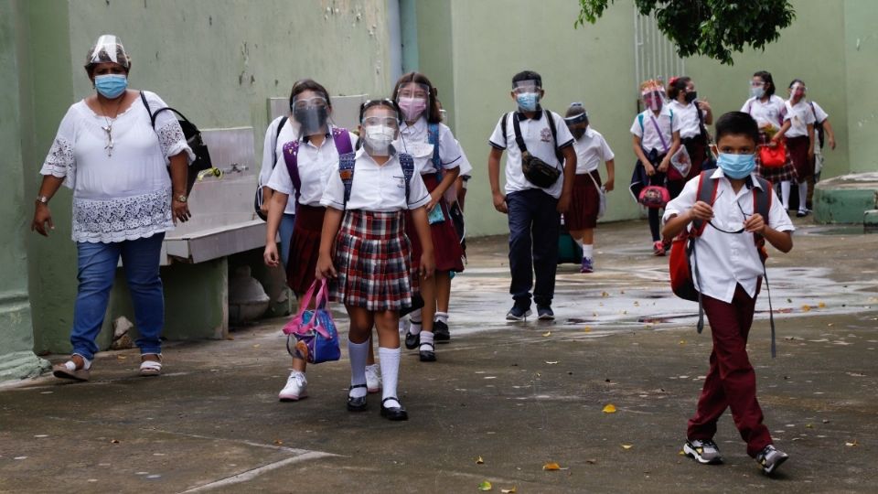 Pese una posible sexta ola de Covid, no se ha informado nada de que se suspendan las clases presenciales.