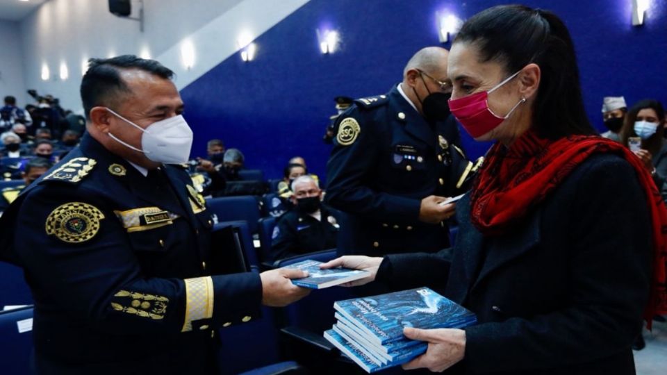 La jefa de gobierno resaltó la labor de las mujeres policías que hoy son un ejemplo en todo el mundo. FOTO: ESPECIAL