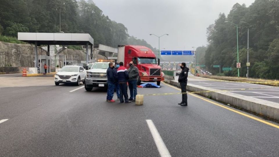 El conductor del tráiler ya fue detenido. Foto: TW: @PONCHO_LOPEZ_S