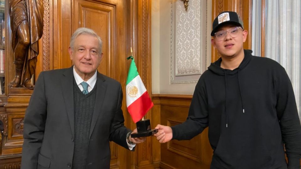 Andrés Manuel López Obrador con la estrella de los Dodgers en Palacio Nacionial (Foto: @lopezobrador_)