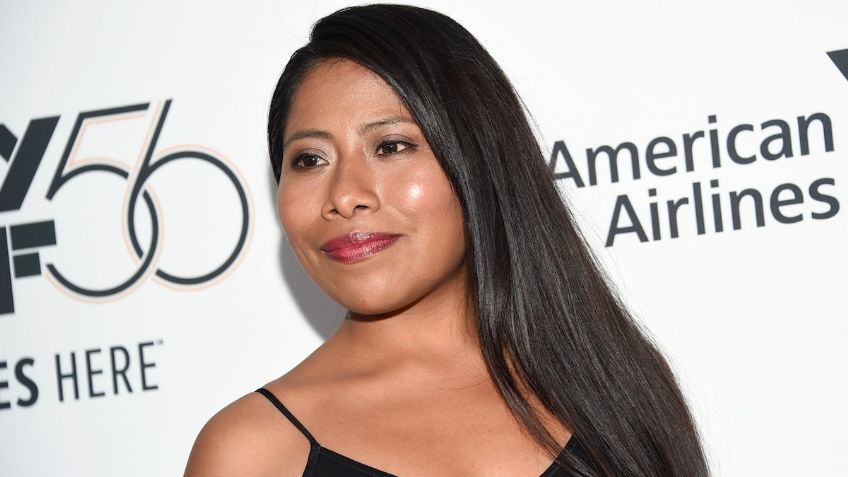 Yalitza Aparicio presume cinturita en look de vestido casual; conquista TikTok con divertido video