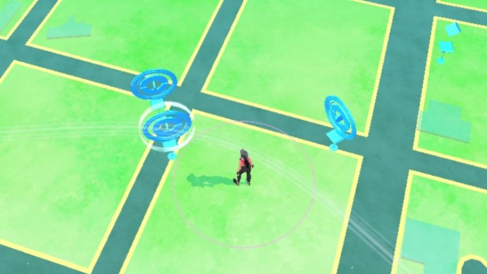 En Pokémon Go, los usuarios pueden conseguir objetos o luchar contra reclutas del Team Rocket. Foto: @mulhergaiata