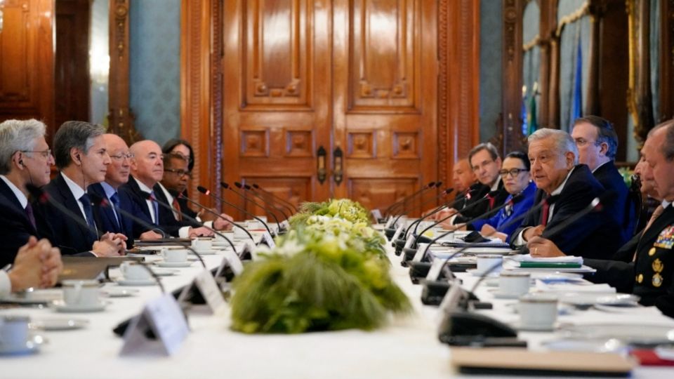 A las 8 de la mañana el presidente recibió a la comitiva de EU en Palacio Nacional. FOTO: AFP