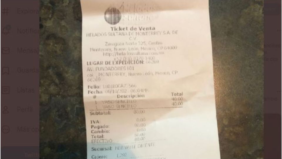 El ticket de compra en la heladería fue exhibido en redes sociales
(Foto: Twitter @pao_anaya17)