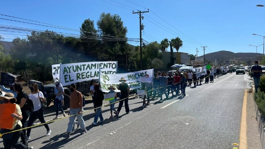 Productores agrícolas marchan en Ensenada, Baja California, piden detener construcciones