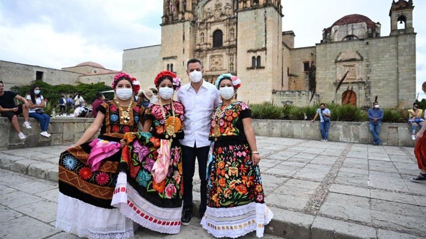 Alejandro Murat recorre calles de Oaxaca para escuchar a la ciudadanía