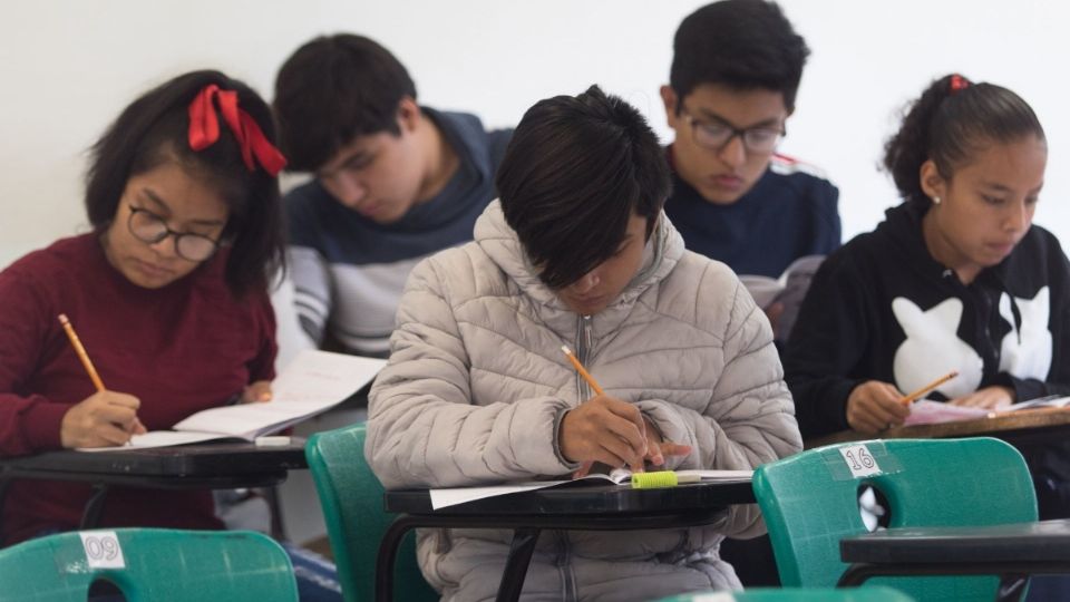 Este lunes, algunos estudiantes regresarán a clases, pero no aplicará para 5 estados. Foto: Cuartoscuro