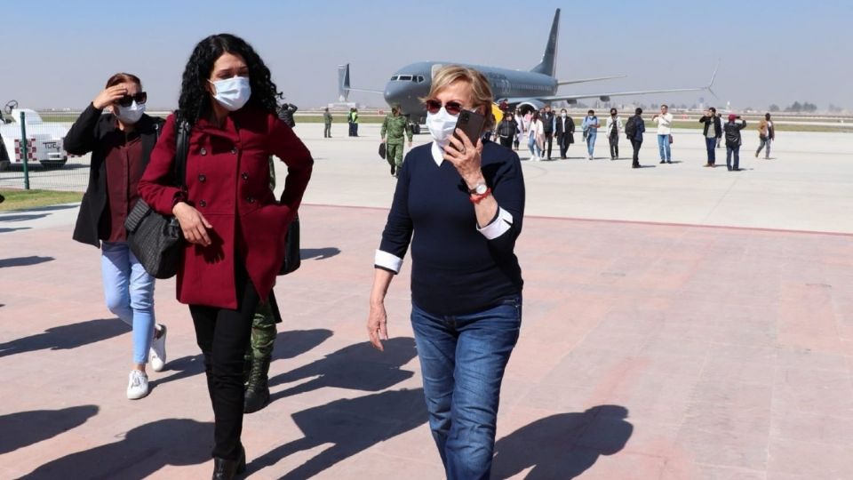 Los senadores llegaron en una aeronave de la Fuerza Aérea Mexicana. Foto: Especial