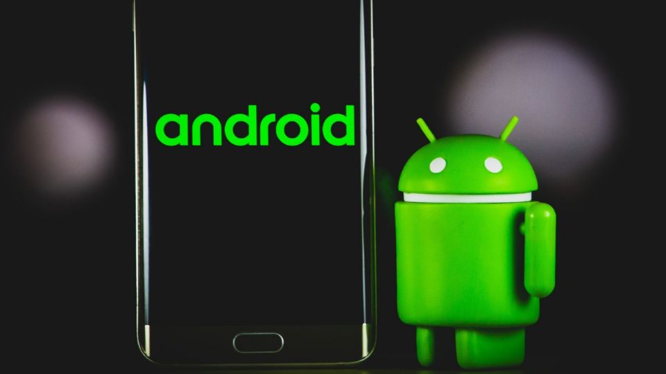 La primer versión del sistema operativo Android fue lanzado al mercado el 23 de septiembre de 2008.