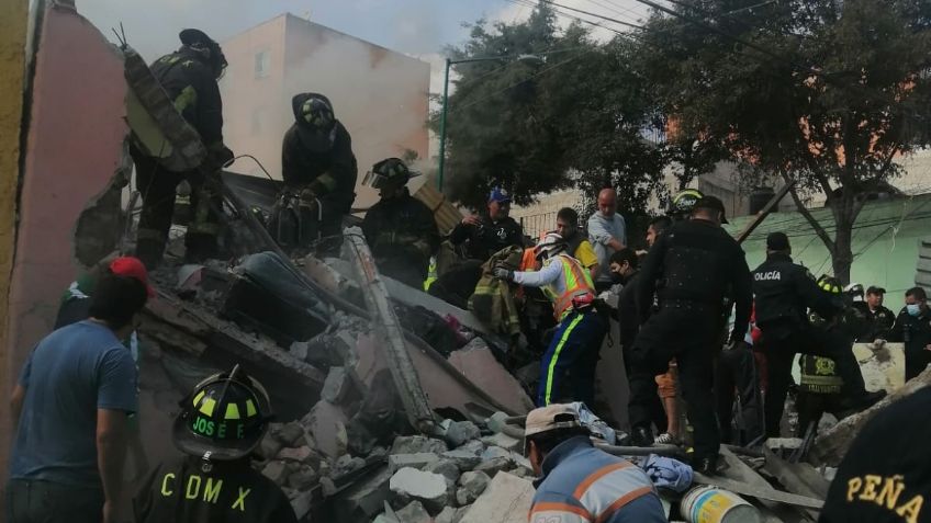 Explota vivienda en colonia Pensil Norte por fuga de gas; van 12 lesionados y un muerto