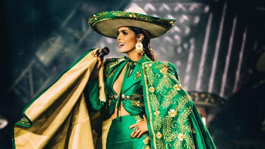 Ana Bárbara y sus ELEGANTES trajes de mariachi; ¿quién se los diseña y cuánto le cuestan?