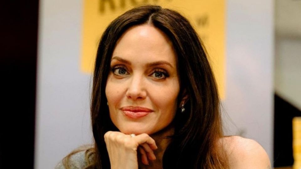 Angelina Jolie posando. Fuente: Instagram Angelina Jolie