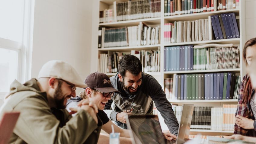 72 mil jóvenes han prestado su servicio social y realizado prácticas profesionales en el gobierno