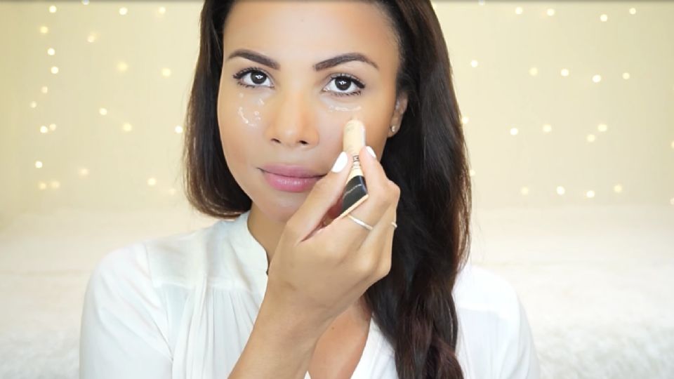 ¿Cómo hacer más delgada la cara, con maquillaje? 
FOTO: YouTube