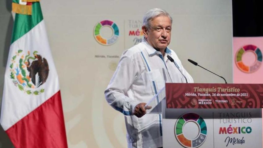 AMLO augura el fin de la COVID-19; salimos del túnel, dice