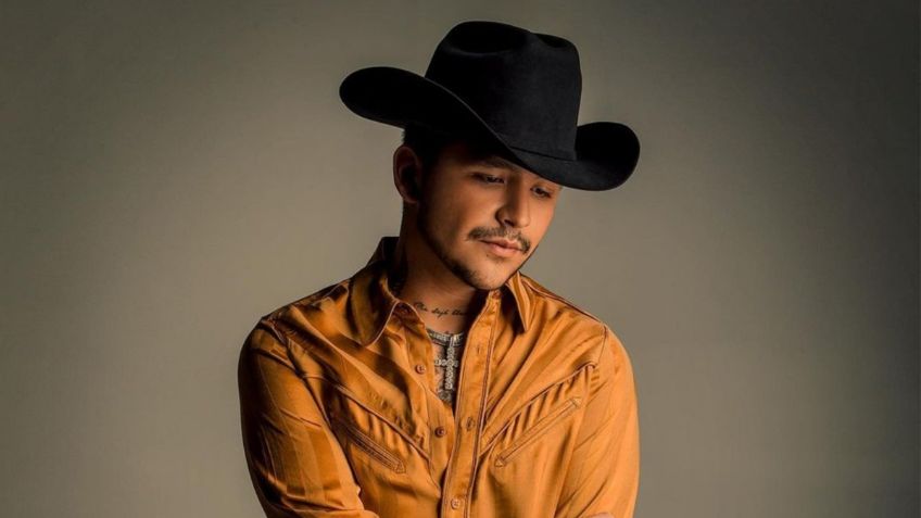 Christian Nodal huye de evento tras cuestionamientos sobre boda con Belinda | VIDEO