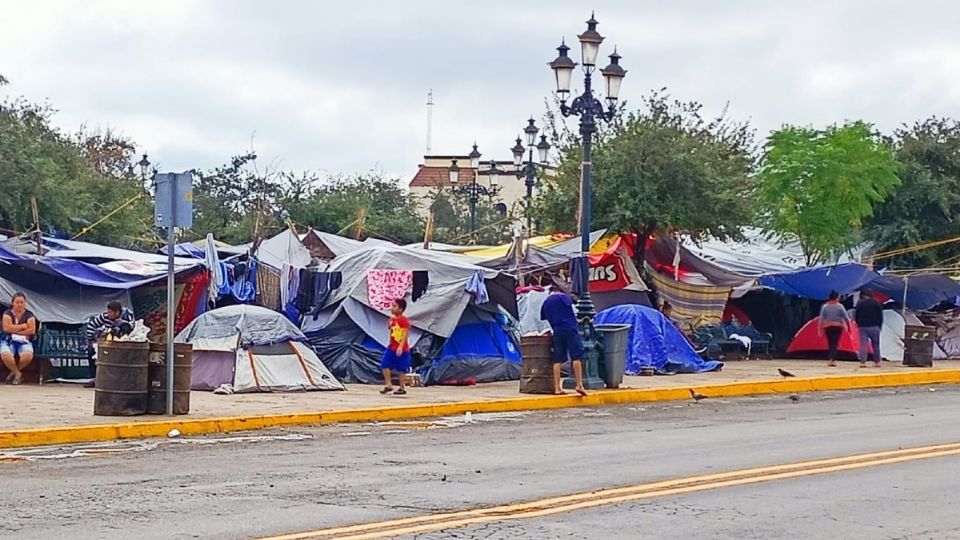 Autoridades de Tamaulipas tienen identificados campamentos de migrantes, quienes esperan a recibir asilo en EU. Foto: Especial