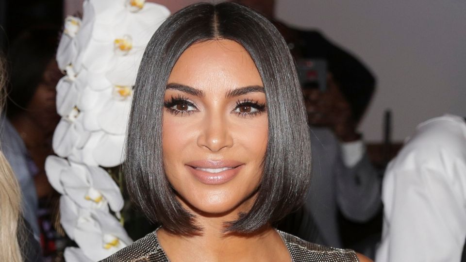 Kim Kardashian paga el vuelo de deportistas afganas para que pudieran huir del régimen talibán. Foto: AP