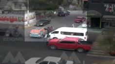 Edomex: Motociclista se impacta contra vehículo en movimiento en calles de Nezahualcóyotl | VIDEO