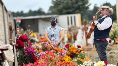 Día de Muertos: Llevan vida y color a panteones en Edomex