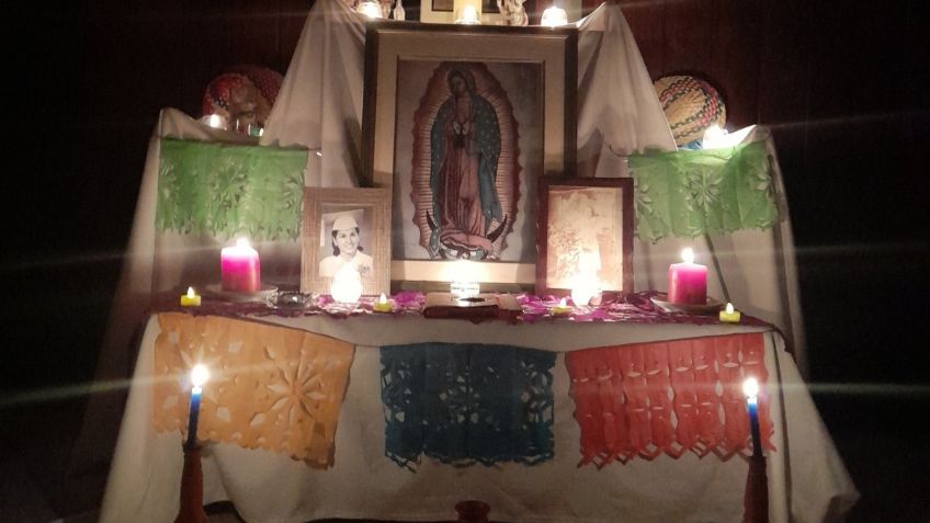 Día de Muertos: Mexicanos ayudan a extranjera a poner ofrenda para su abuelita | FOTOS