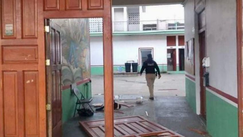 Grupo de personas vandalizan Palacio Municipal en Veracruz tras balacera