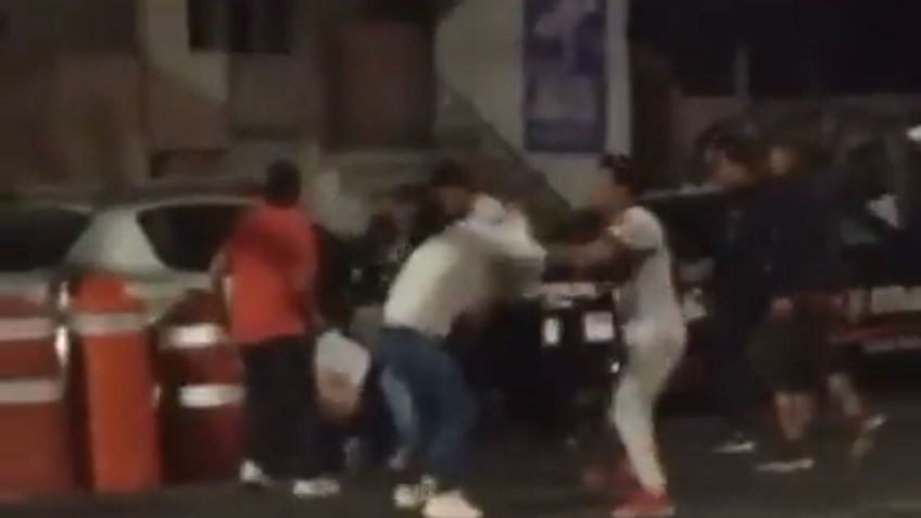 Aficionados de Toluca y Pumas protagonizan pelea campal tras partido de repechaje: VIDEO