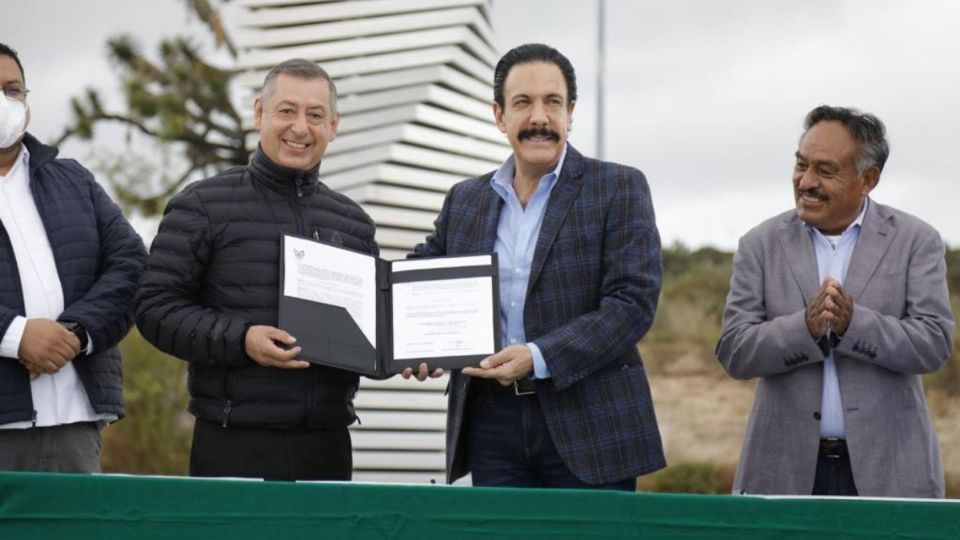 Donó el gobierno hidalguense 11 hectáreas para la construcción de uno de los cuatro Centros de Distribución de Insumos para la Salud que construirá el Gobierno de México.