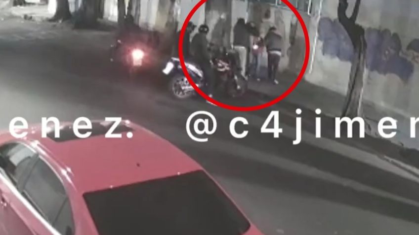 Captan violento asalto en las calles de Tlalpan, ladrones huyen en moto: VIDEO