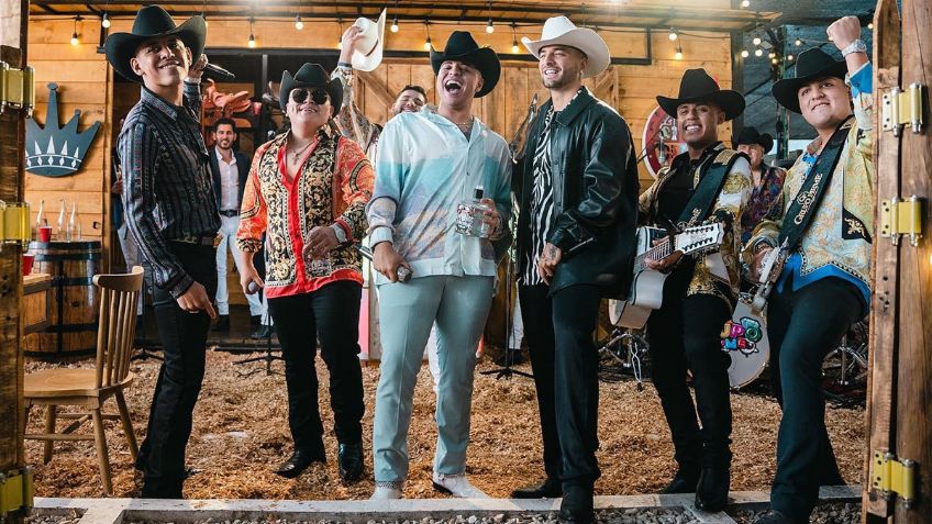 Maluma a caballo y cantando “Sobrio” a dueto con Grupo Firme; así el fiestón que agarraron los músicos  | VIDEOS