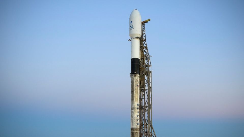 DART va a bordo del cohete Falcon 9 de SpaceX (Foto: Twitter @nasahqphoto)