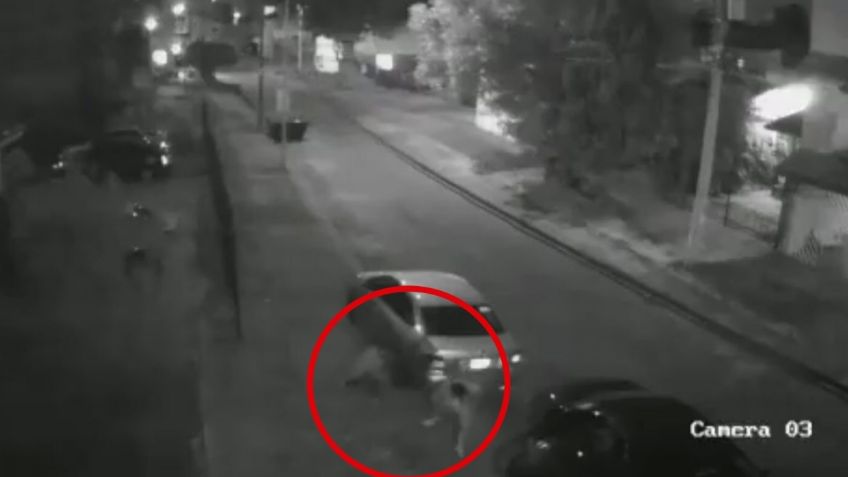 ¡Indignante! Ladrones “entabican” auto en dos minutos para robar llantas: VIDEO